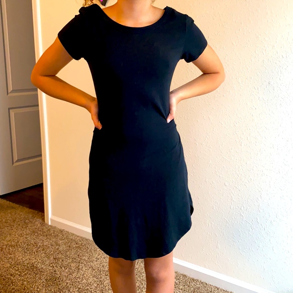 Dresses - Picture 4 of 4